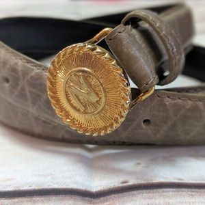 Albert Nipon genuine leather belt, gold buckle Sm